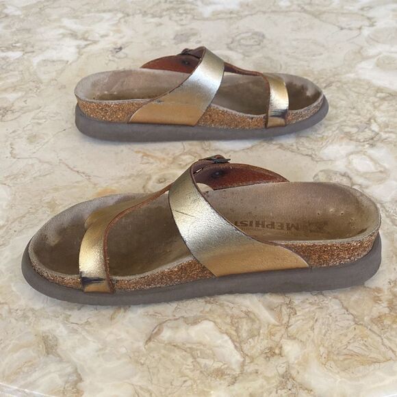 Mephisto Helen Gold Leather Thong Sandals - Picture 7 of 14